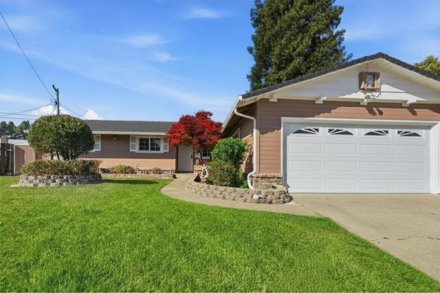 8440 Diane Ct, Gilroy, CA 95020