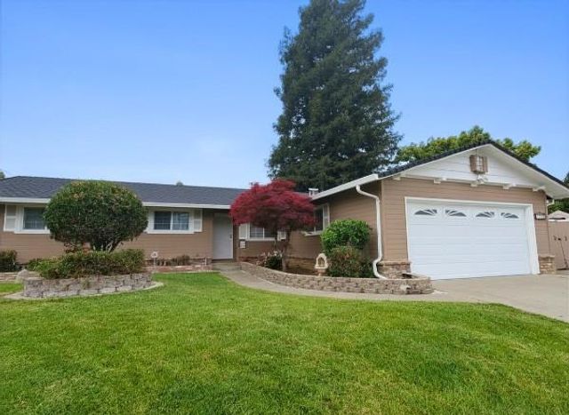 8440 Diane Ct, Gilroy, CA 95020