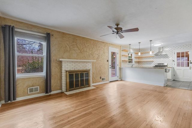 108 Duval Dr, Spartanburg, SC 29307