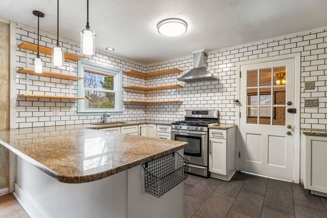 108 Duval Dr, Spartanburg, SC 29307