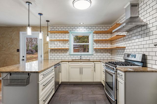 108 Duval Dr, Spartanburg, SC 29307