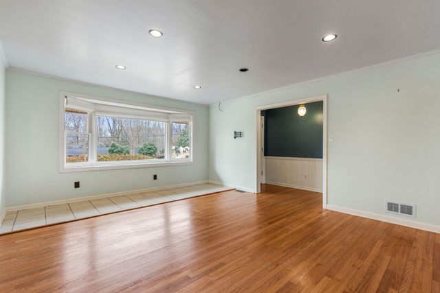 108 Duval Dr, Spartanburg, SC 29307