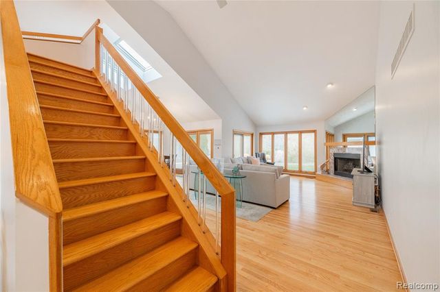 29462 East River Road, Grosse Ile, MI 48138