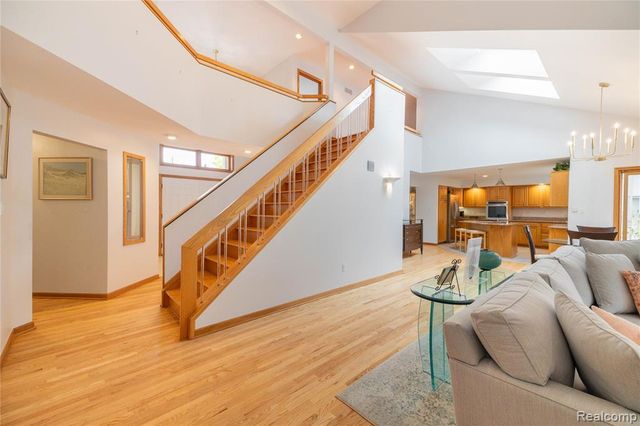 29462 East River Road, Grosse Ile, MI 48138