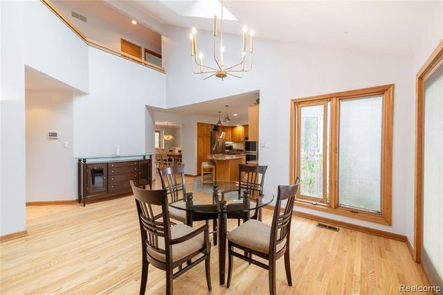 29462 East River Road, Grosse Ile, MI 48138