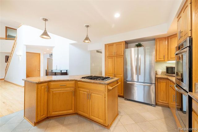 29462 East River Road, Grosse Ile, MI 48138