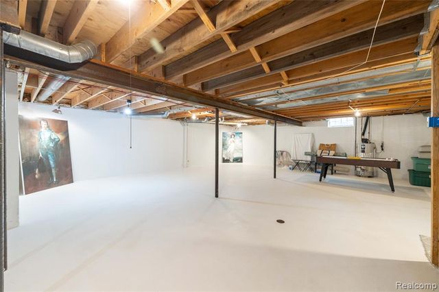 29462 East River Road, Grosse Ile, MI 48138