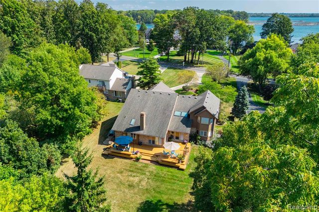 29462 East River Road, Grosse Ile, MI 48138