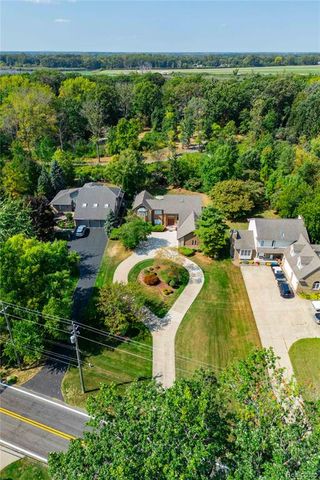 29462 East River Road, Grosse Ile, MI 48138
