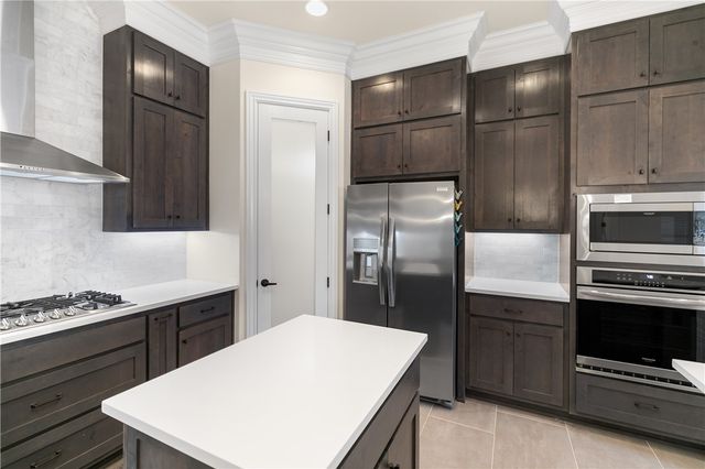 1602 SW Montrose Avenue, Bentonville, AR 72713