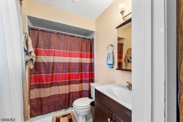 6 Sparrow Circle, Hampton Twp., NJ 07860