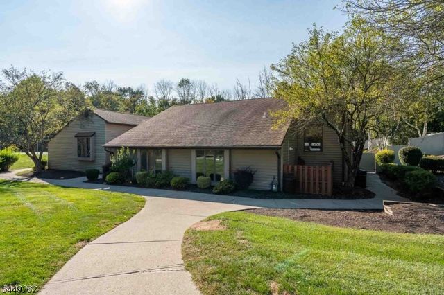 6 Sparrow Circle, Hampton Twp., NJ 07860