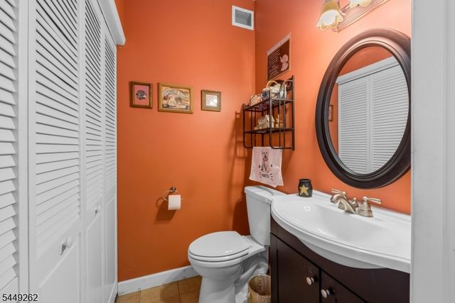 6 Sparrow Circle, Hampton Twp., NJ 07860