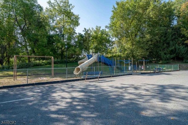 6 Sparrow Circle, Hampton Twp., NJ 07860