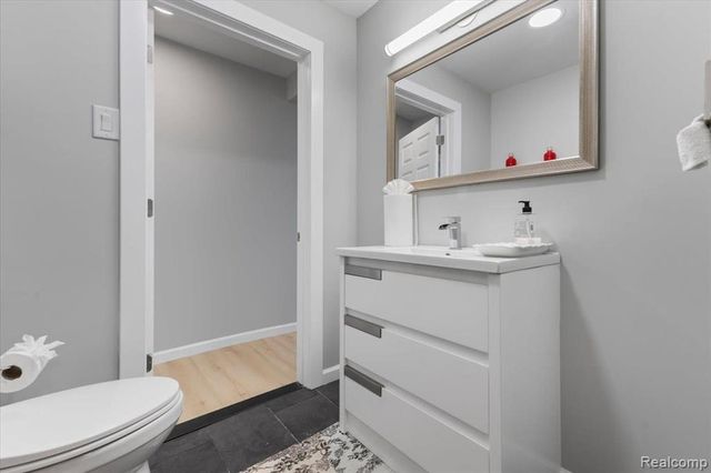 3733 Lake Front Street, Waterford, MI 48328