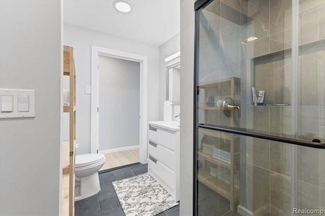 3733 Lake Front Street, Waterford, MI 48328