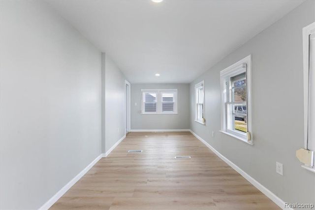 3733 Lake Front Street, Waterford, MI 48328