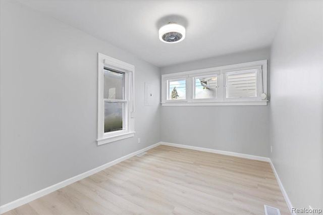 3733 Lake Front Street, Waterford, MI 48328