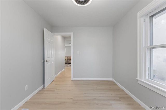 3733 Lake Front Street, Waterford, MI 48328