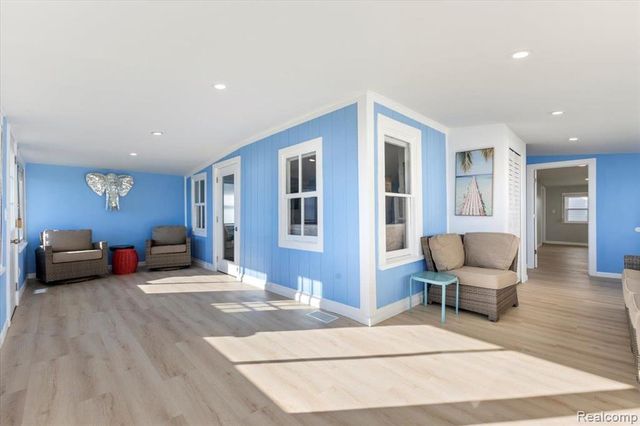 3733 Lake Front Street, Waterford, MI 48328