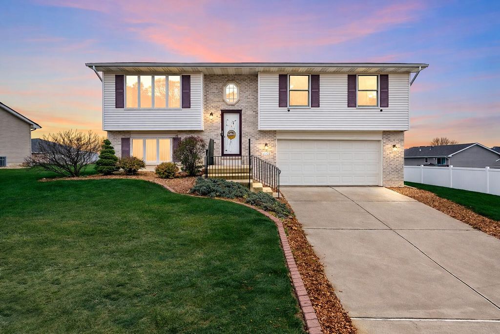 8921 W 125th Place, Cedar Lake, IN 46303