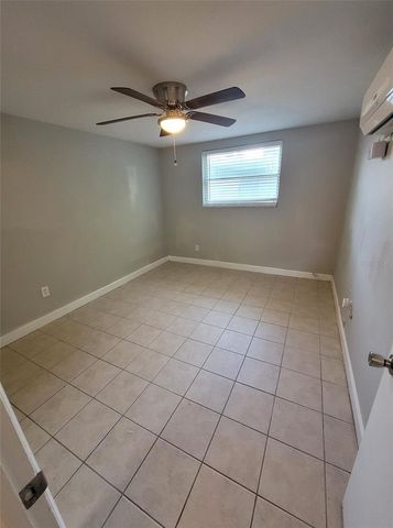 3301 W WOODLAWN AVENUE, Tampa, FL 33607