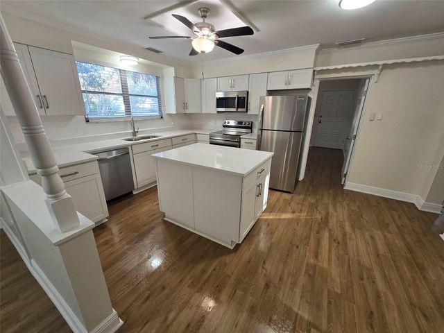 3301 W WOODLAWN AVENUE, Tampa, FL 33607