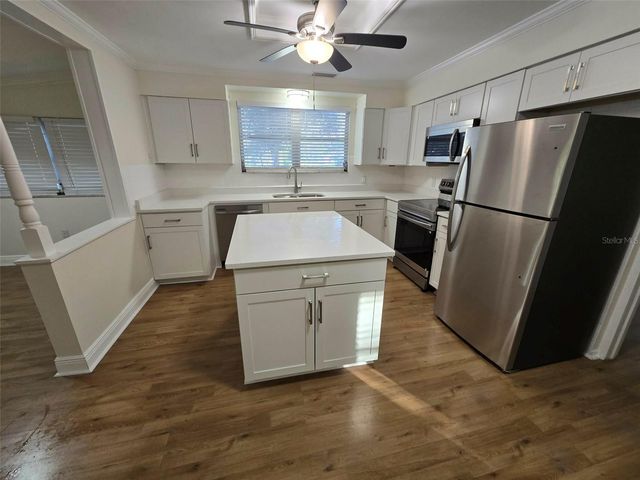 3301 W WOODLAWN AVENUE, Tampa, FL 33607