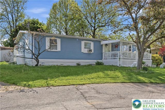 8743 turkey ridge Road, Upper Macungie Twp, PA 18031