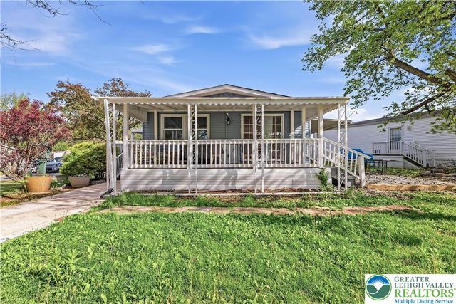 8743 turkey ridge Road, Upper Macungie Twp, PA 18031