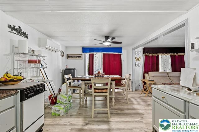 8743 turkey ridge Road, Upper Macungie Twp, PA 18031