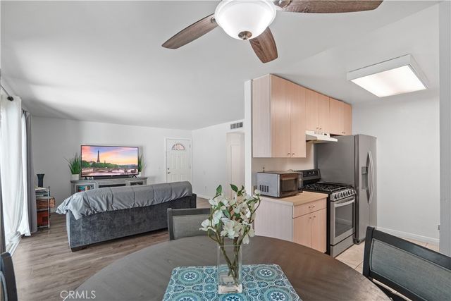 10331 Lindley 150, Porter Ranch, CA 91326