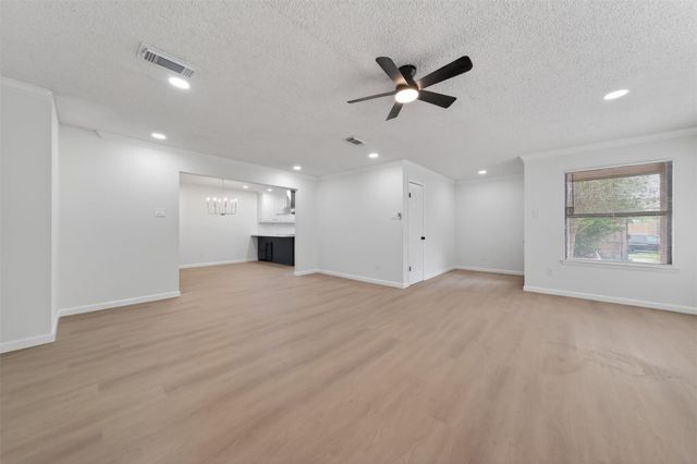 6 Quailwood Drive, Baytown, TX 77521