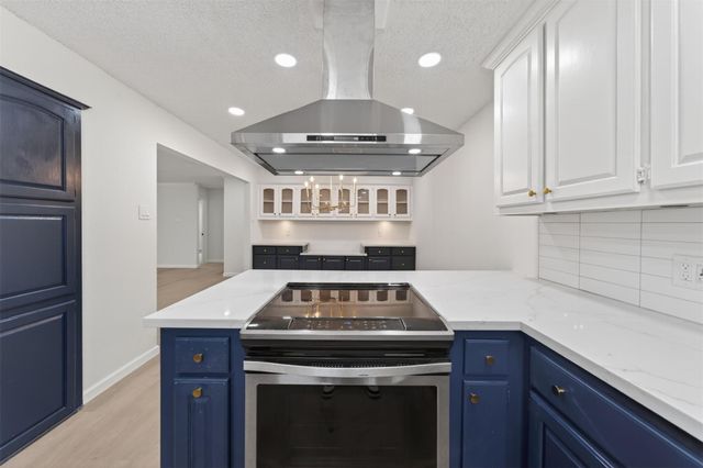 6 Quailwood Drive, Baytown, TX 77521