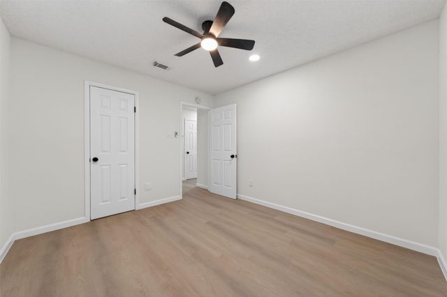 6 Quailwood Drive, Baytown, TX 77521