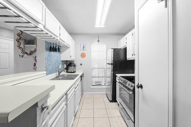 1601 Faro DR 2204, Austin, TX 78741