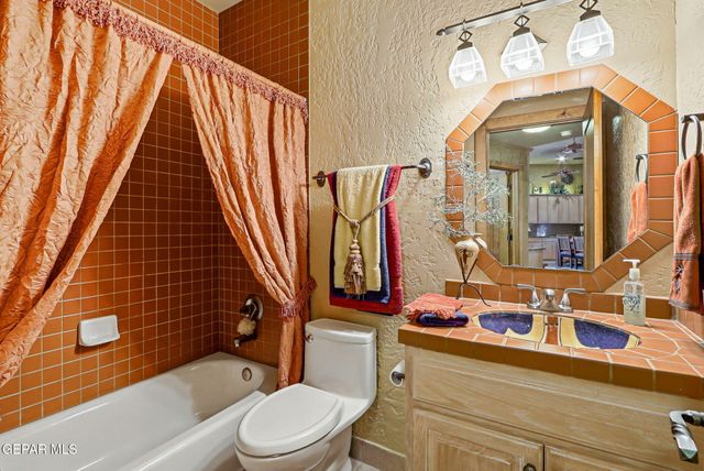 146 CRESTED PEAK Court, Santa Teresa, NM 88008