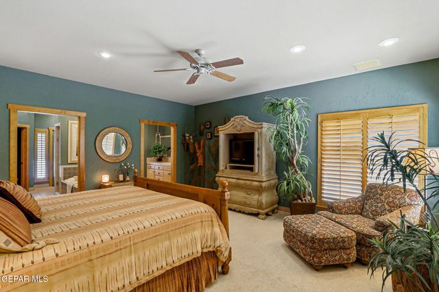 146 CRESTED PEAK Court, Santa Teresa, NM 88008