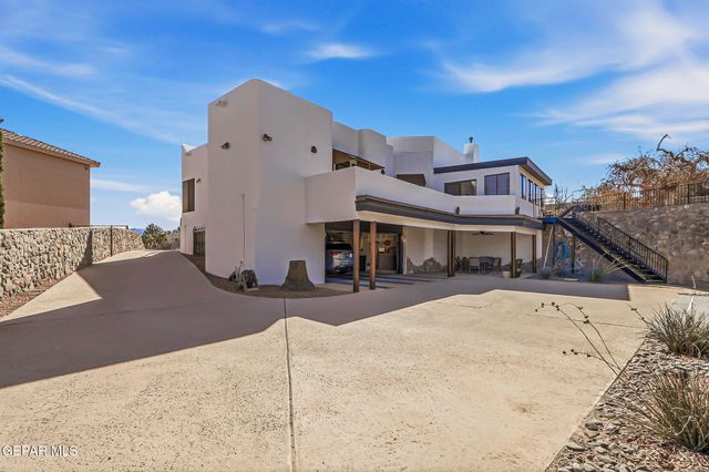 146 CRESTED PEAK Court, Santa Teresa, NM 88008