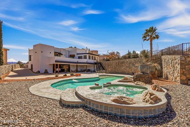 146 CRESTED PEAK Court, Santa Teresa, NM 88008