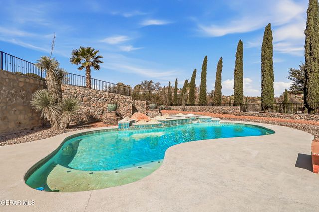 146 CRESTED PEAK Court, Santa Teresa, NM 88008