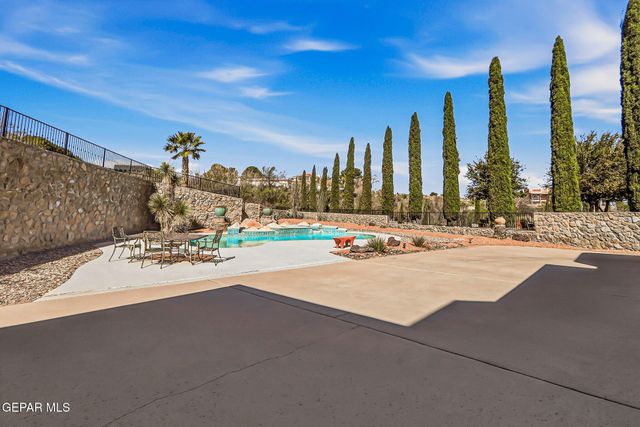 146 CRESTED PEAK Court, Santa Teresa, NM 88008