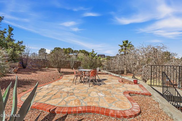 146 CRESTED PEAK Court, Santa Teresa, NM 88008