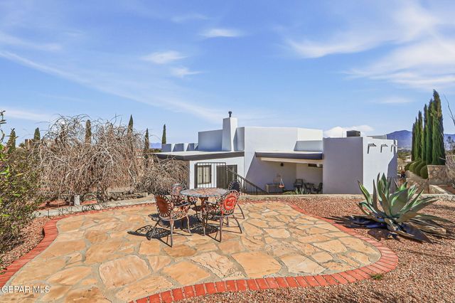 146 CRESTED PEAK Court, Santa Teresa, NM 88008