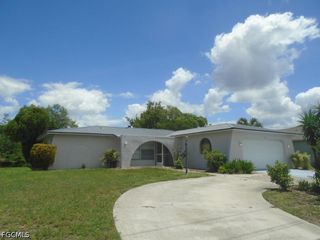 1401 Everest PKWY, Cape Coral, FL 33904