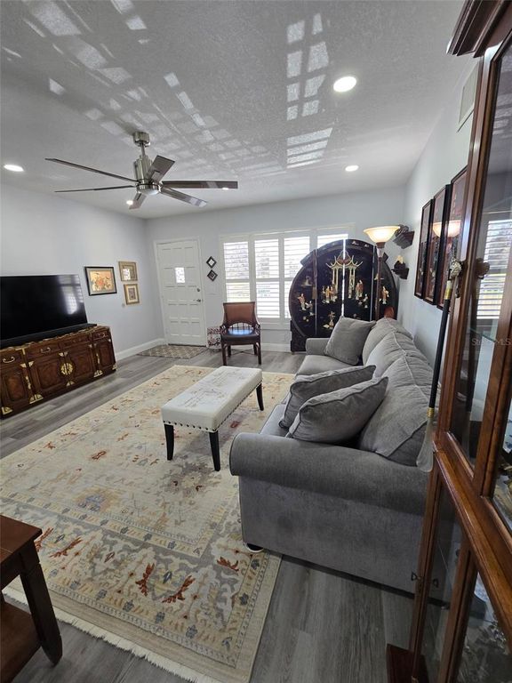 Image 5 of property listing at Address unavailable.