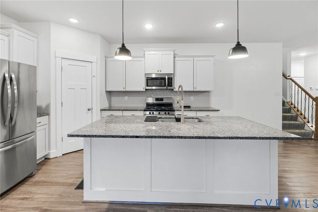 9319 Lavenham Ct, Midlothian, VA 23112