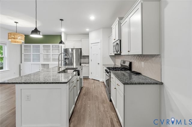 9319 Lavenham Ct, Midlothian, VA 23112