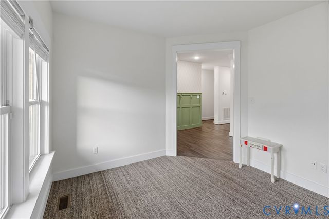 9319 Lavenham Ct, Midlothian, VA 23112