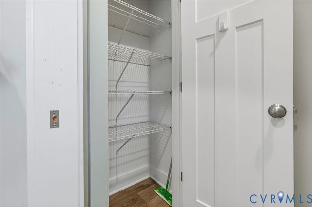 9319 Lavenham Ct, Midlothian, VA 23112